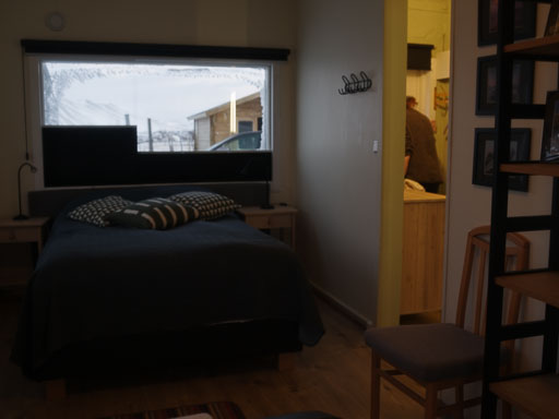 Eitt og annað
 Hero