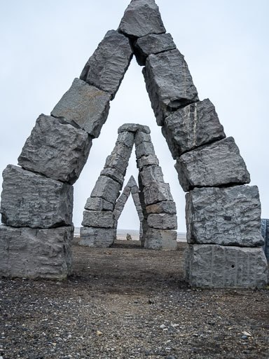 Á ferð og flugi
 Hero